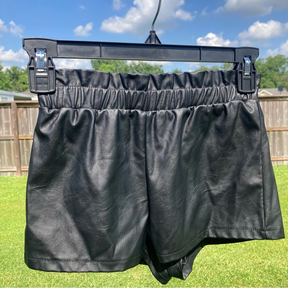 Love Daisy black pleather paper bag waist girls small shorts GUC